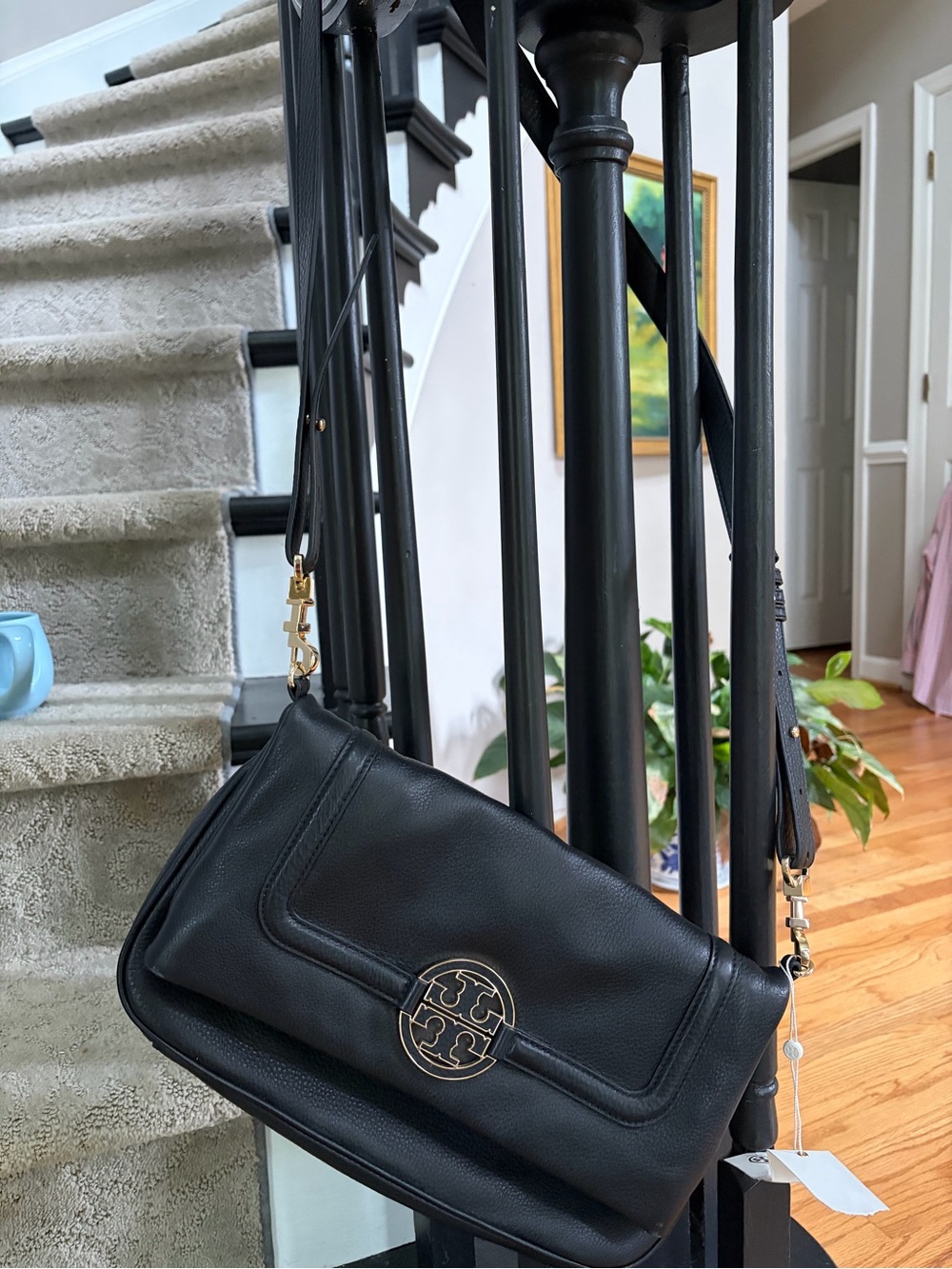 Tory Burch Black Leather Amanda Foldover Crossbody with Gold Logo - Picture 4 of 7